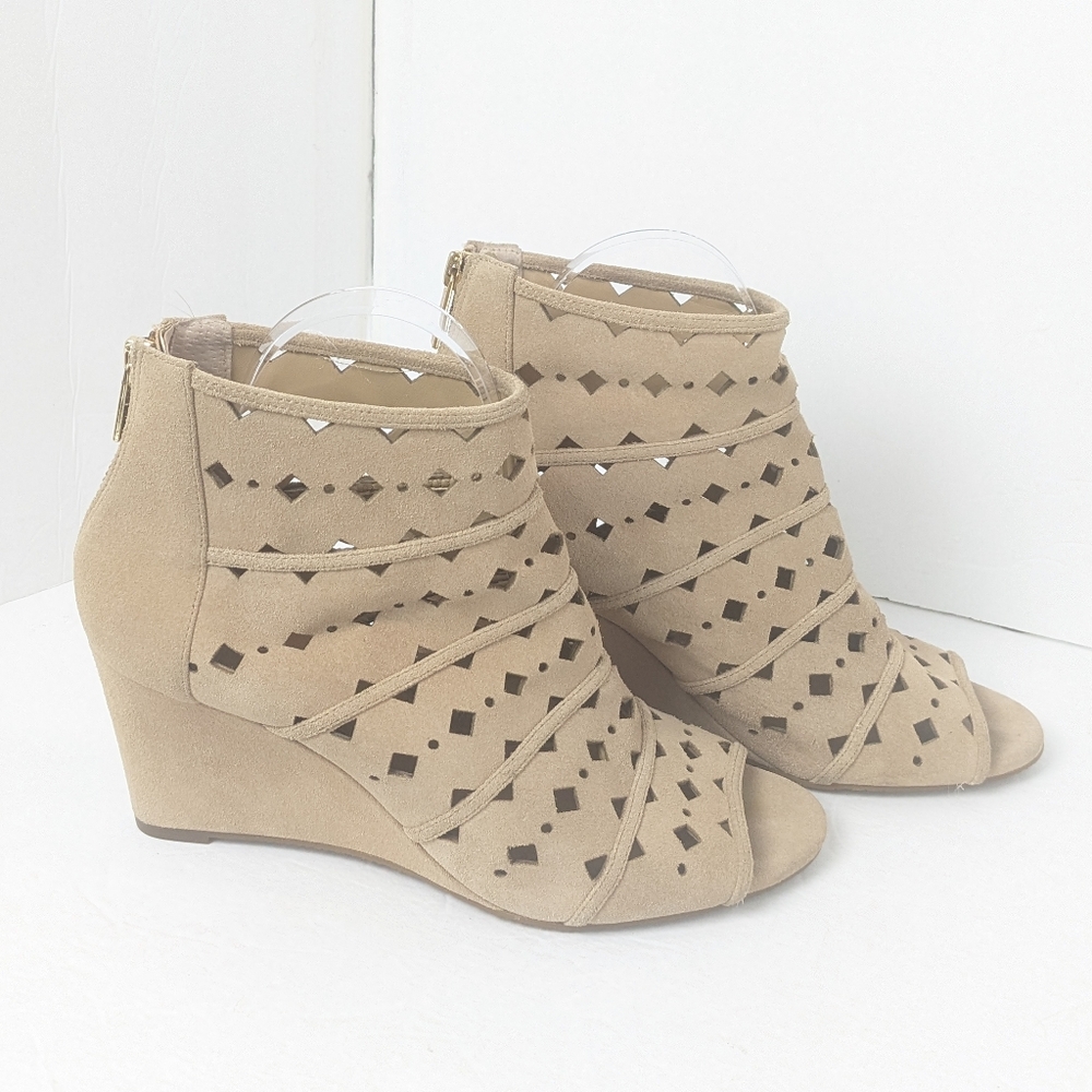Michael Kors Uma Wedge - Picture 15 of 16